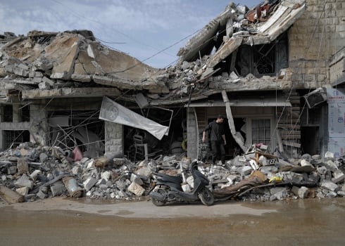 Une frappe israélienne dans le caza de Nabatiyé fait six blessés ; pour le Hezbollah, « il est dans l'intérêt du Liban, de renoncer à la voie des négociations directes et de revenir à un consensus national » | Direct