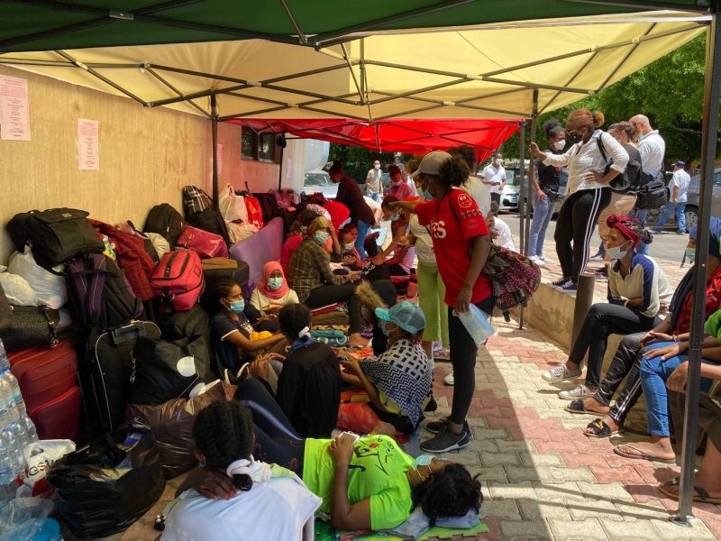 « Après cinq ans de service, je dors dans la rue, sans argent, sans passeport » « Après cinq ans de service, je dors dans la rue, sans argent, sans passeport »
