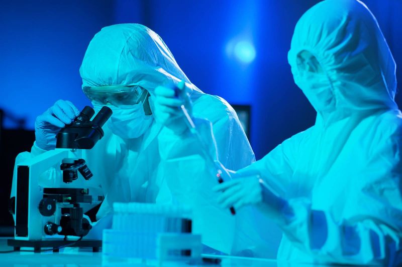 La virologie, une profession incontournable face aux menaces d’épidémies