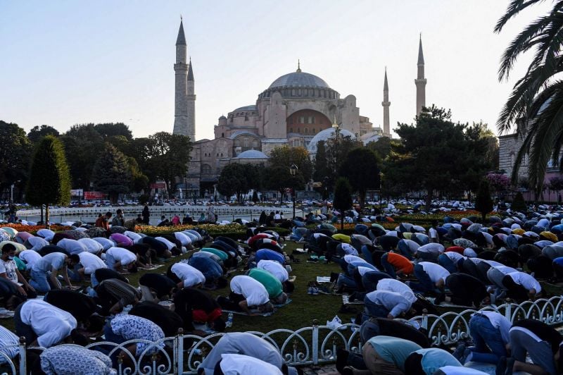 Première prière de l'Adha à Sainte-Sophie reconvertie en mosquée