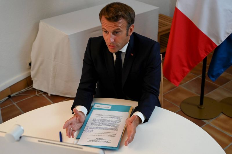 Macron met en garde contre toute 