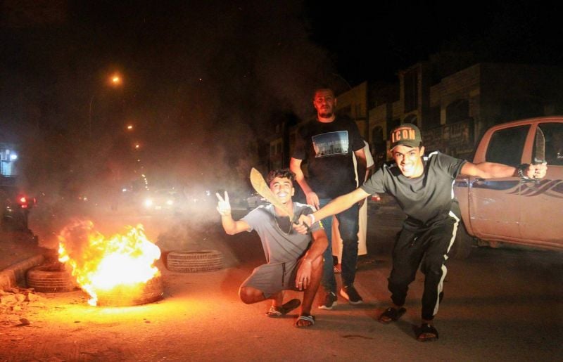 Des manifestants incendient le siège du gouvernement parallèle à Benghazi