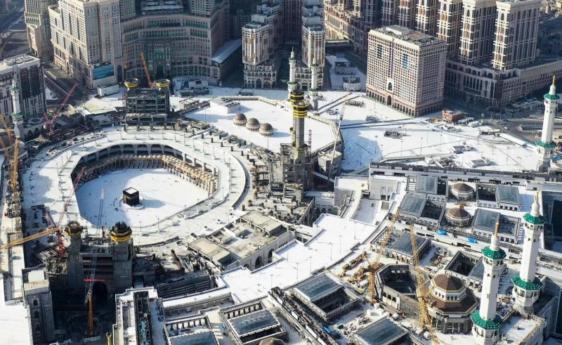 Un Saoudien fonce en voiture sur la grande mosquée de La Mecque