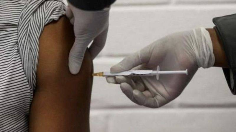 Les théories complotistes particulièrement présentes dans la désinformation sur les vaccins