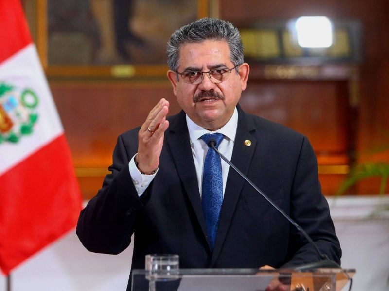 Démission du président par intérim Manuel Merino