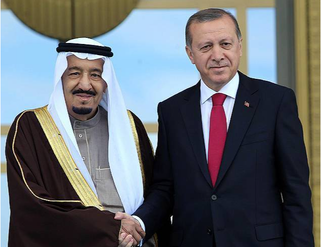 Rare échange entre Erdogan et le roi Salmane, pour améliorer leurs liens