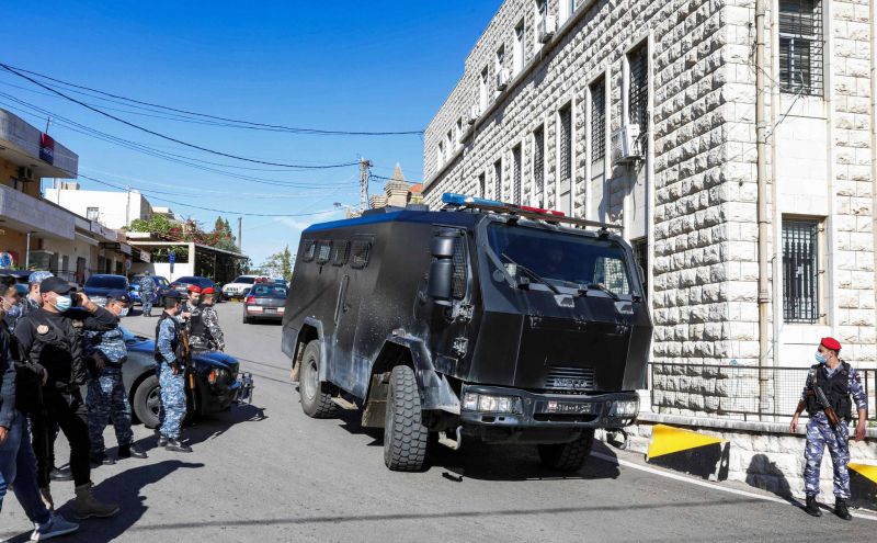 La police toujours à la recherche de 31 détenus en cavale