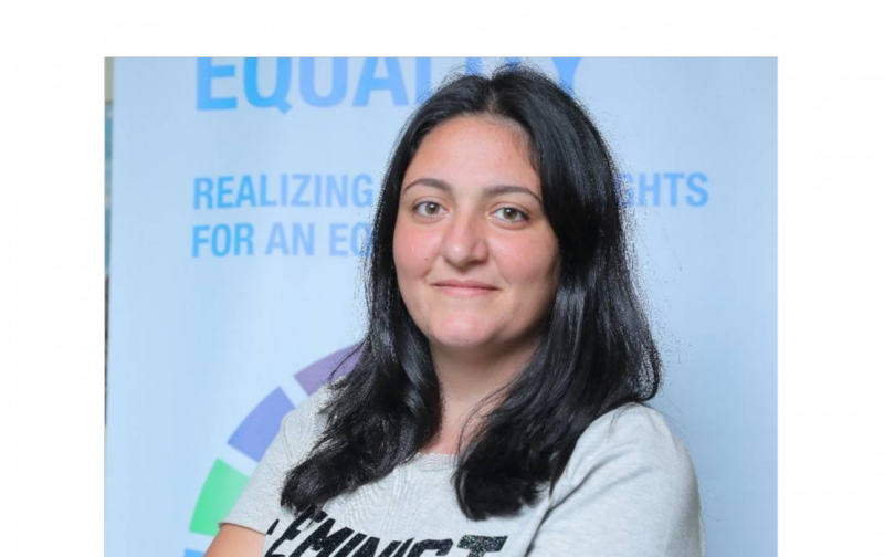 Hayat Mirshad, jeune féministe battante, fait la chasse aux stéréotypes et aux comportements machistes