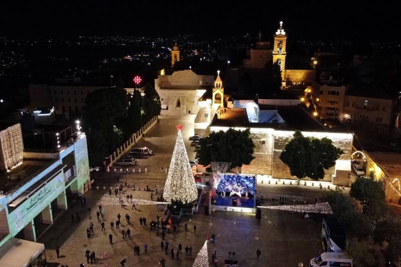 Bethléem illumine son sapin de Noël sans public