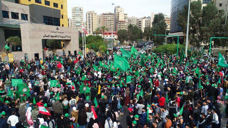 Manifestations consécutives de partisans d'Amal et du PSP devant l'Unesco