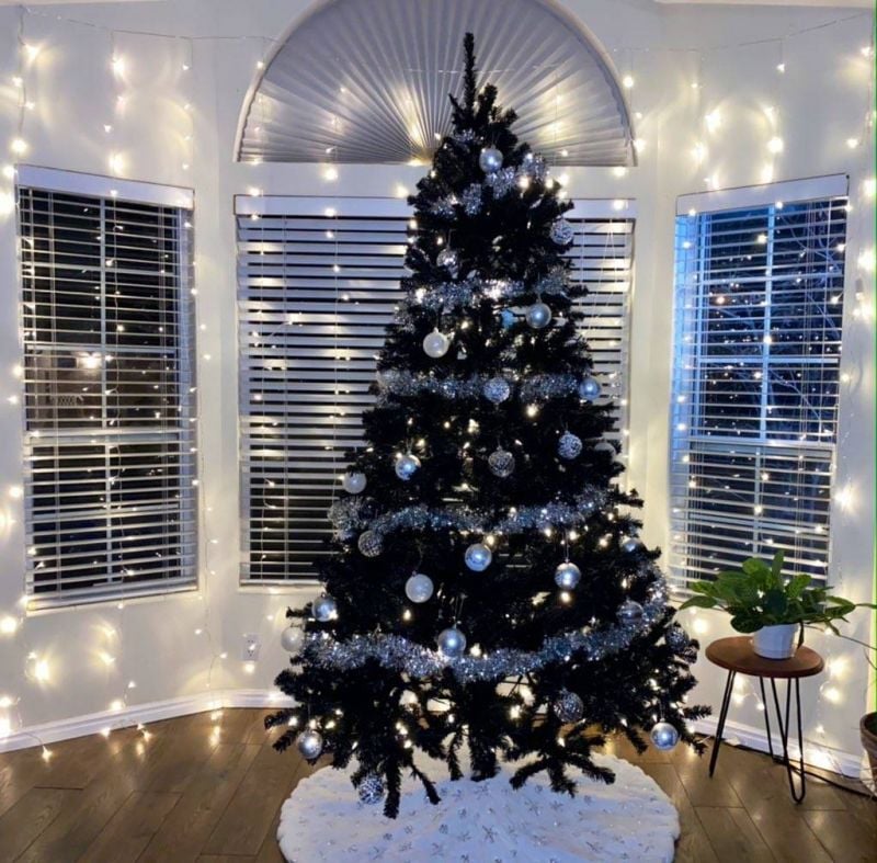 « Black is the new color » des sapins de Noël