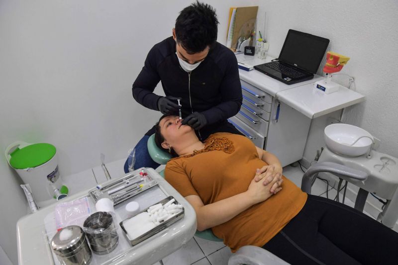Au Brésil, la chirurgie esthétique en forme malgré le Covid-19