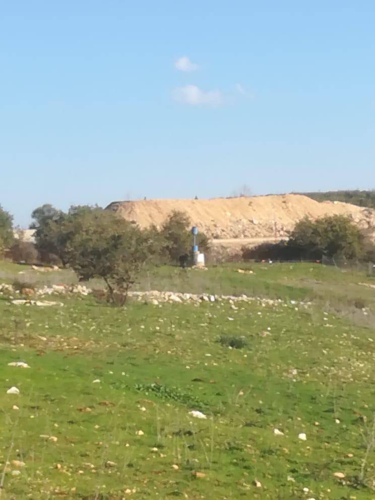 Survols israéliens intensifs et déploiement de soldats le long de la frontière