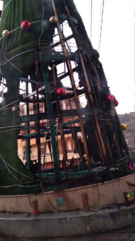 Des inconnus incendient le sapin de Noël installé à Denniyé