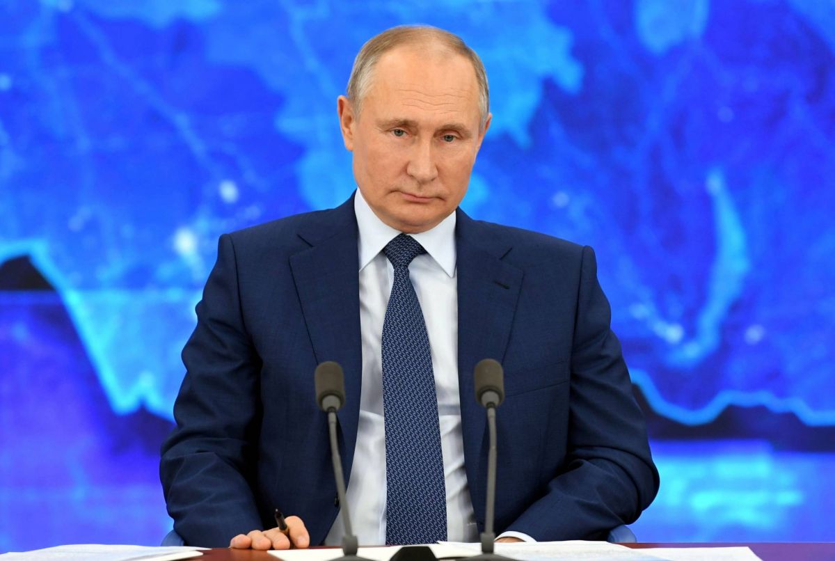 Poutine signe une loi donnant une immunité à vie aux anciens présidents