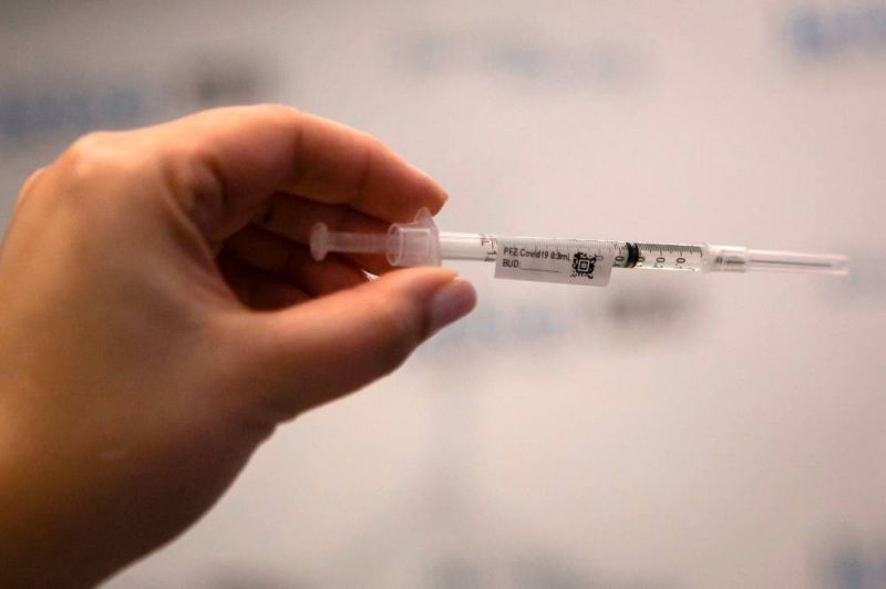 BioNTech s'attend à des ruptures d'approvisionnement de vaccins, selon le Spiegel