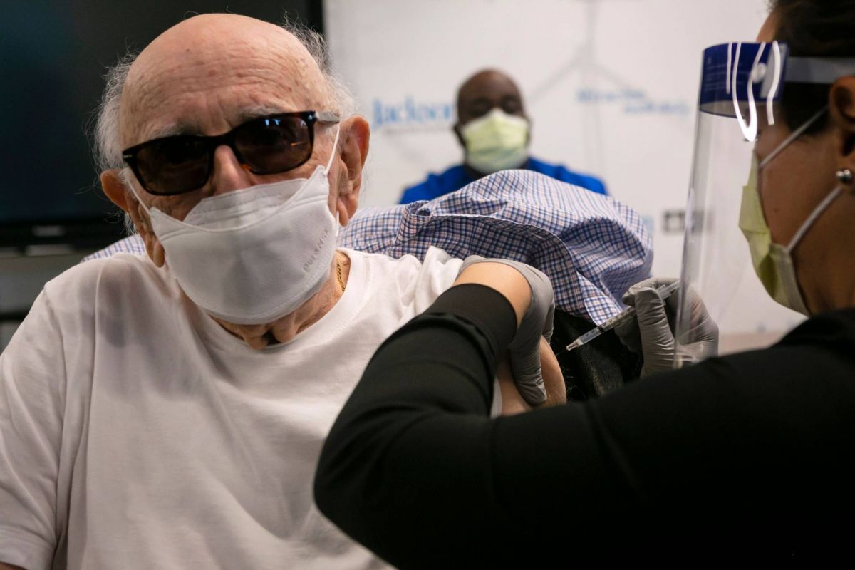 Une cinquantaine de pays ont commencé à vacciner