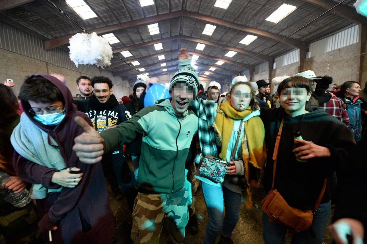 Fin d'une fête sauvage ayant réuni 2.500 personnes malgré l'épidémie