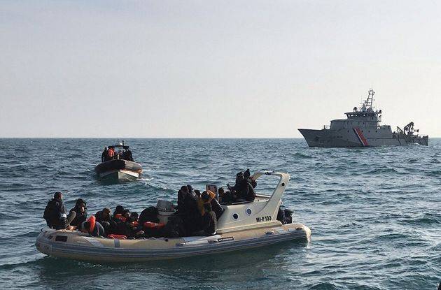 Leur embarcation chavire, 12 Irakiens ramenés à terre sains et saufs