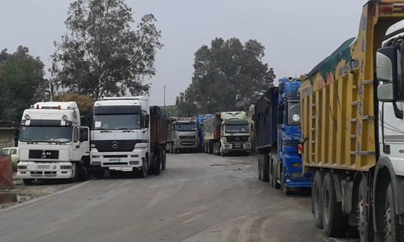 Soixante camionneurs libanais bloqués à la frontière 