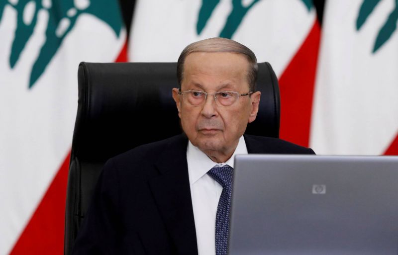 Aoun dément les rumeurs et affirme qu'il sera vacciné contre le Covid-19