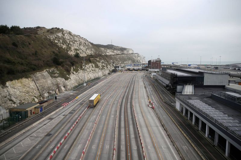 A Douvres et à Calais, trafic fluide et sans accroc au premier jour du Brexit