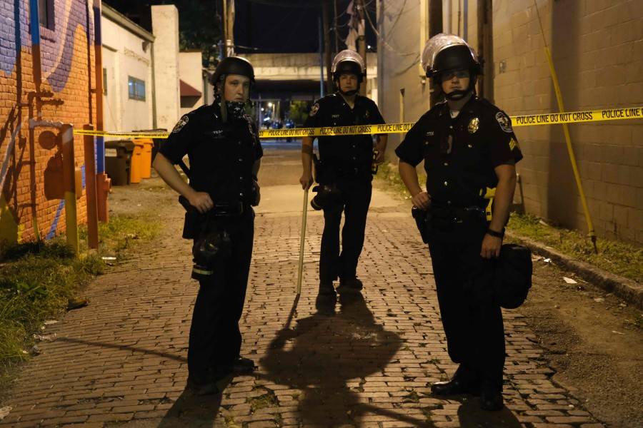 Licenciement d'un policier accusé d'avoir tué un homme noir non armé