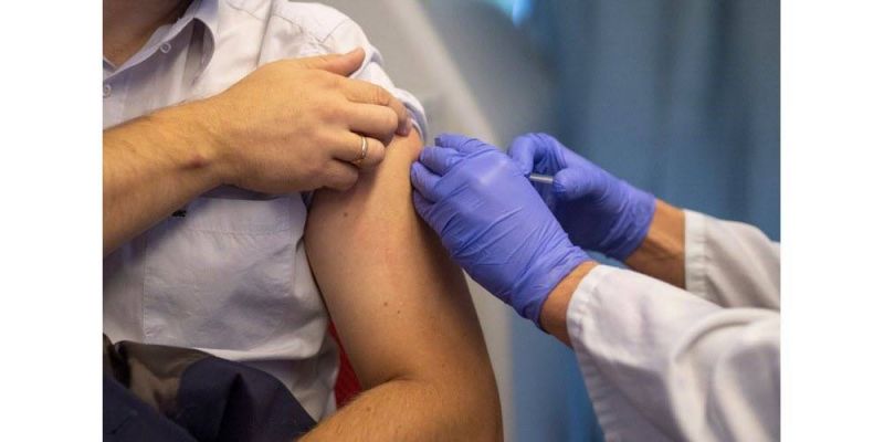 Vaccin Covid-19 : les campagnes sont lancées, des questions restent posées