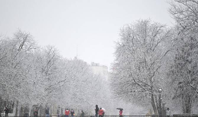 Une tempête de neige sème le chaos en Espagne