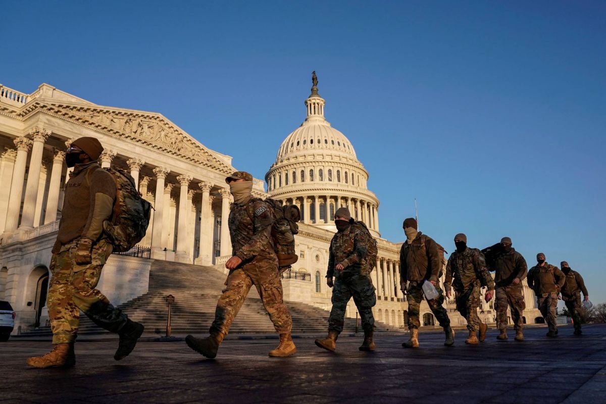 Menacé par un « impeachment », Trump part au Texas vanter son mur