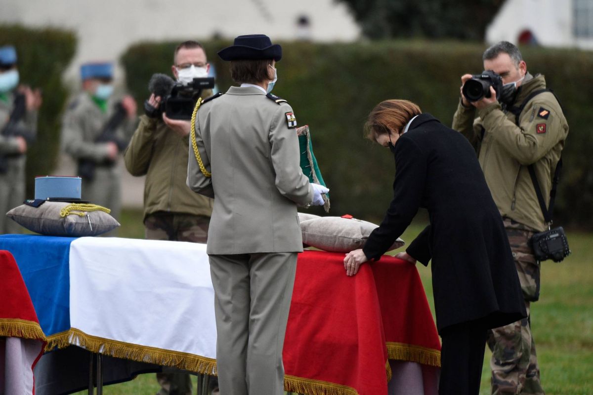 Soldats français tombés au Mali : la ministre des Armées salue leur combat 