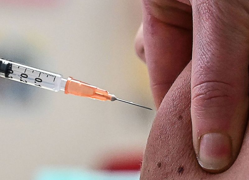 La 2e injection du vaccin Pfizer peut être retardée dans certains cas, selon l'OMS