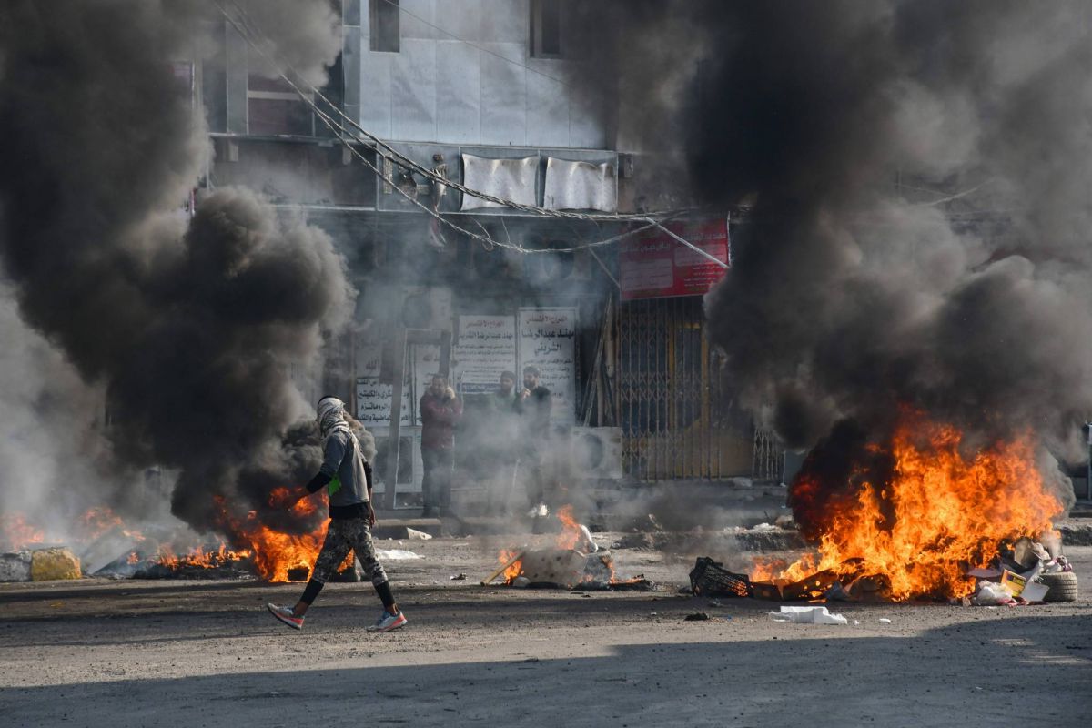 Un policier tué dans la dispersion de manifestants