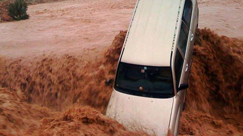 Pluies diluviennes après une longue sécheresse, un mort