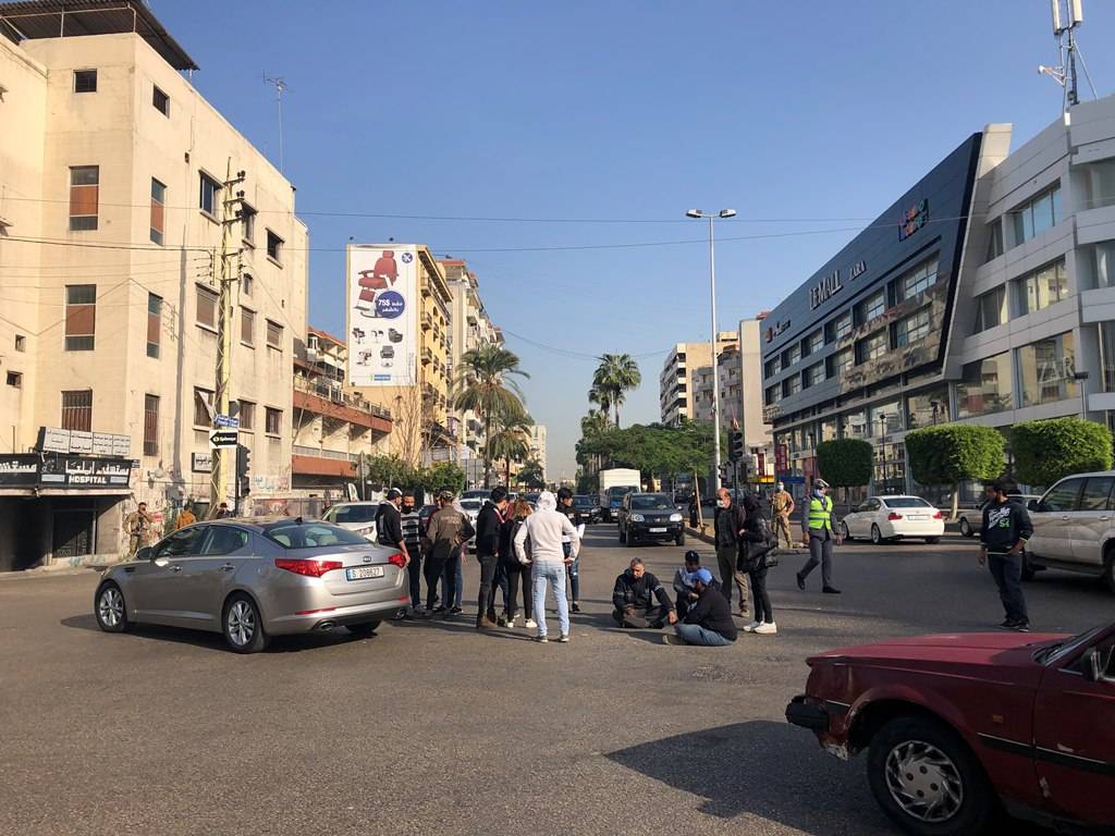 Une poignée de personnes manifeste à Saïda, le 