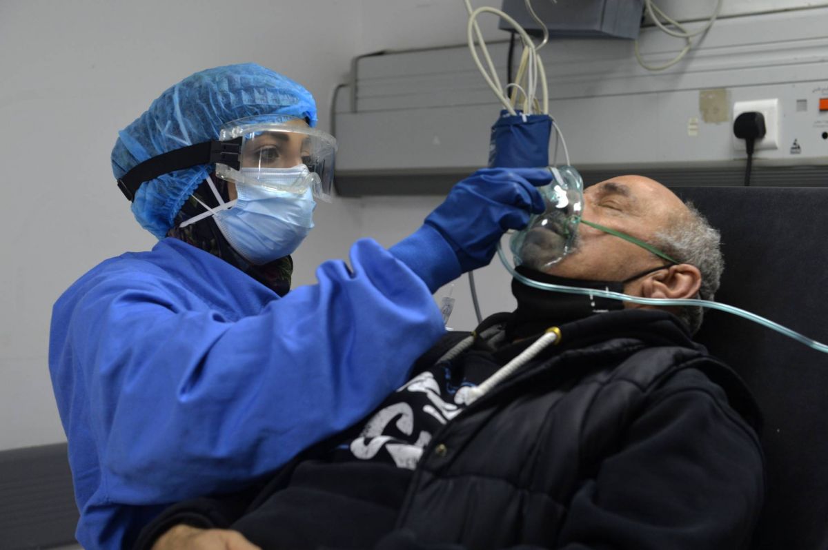 Fearful families and friends desperately seek oxygen machines, but they’ve become almost impossible to find Fearful families and friends desperately seek oxygen machines, but they’ve become almost impossible to find
