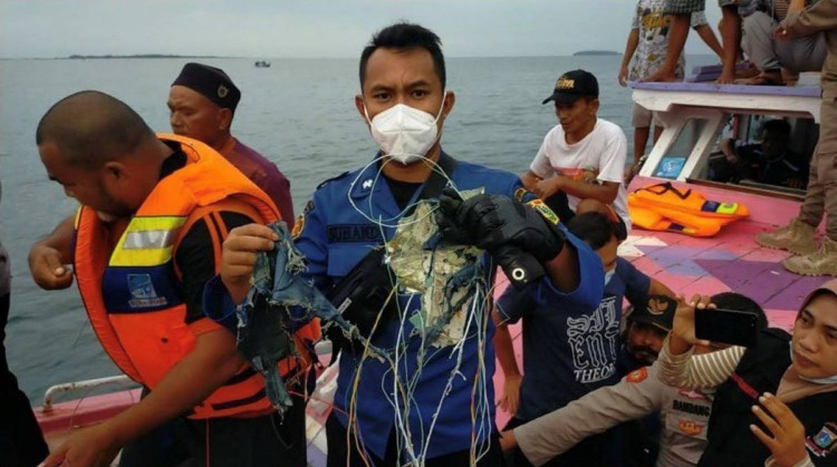 Un Boeing transportant 62 personnes porté disparu peu après son décollage