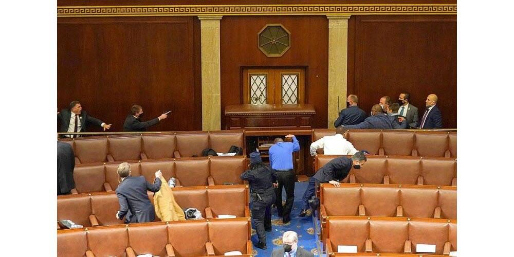 Choc et désolation pour les Américains de France après les violences au Capitole
