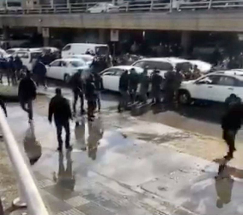 Aéroport de Beyrouth : bagarre entre chauffeurs de taxi et conducteurs de navettes d'hôtels