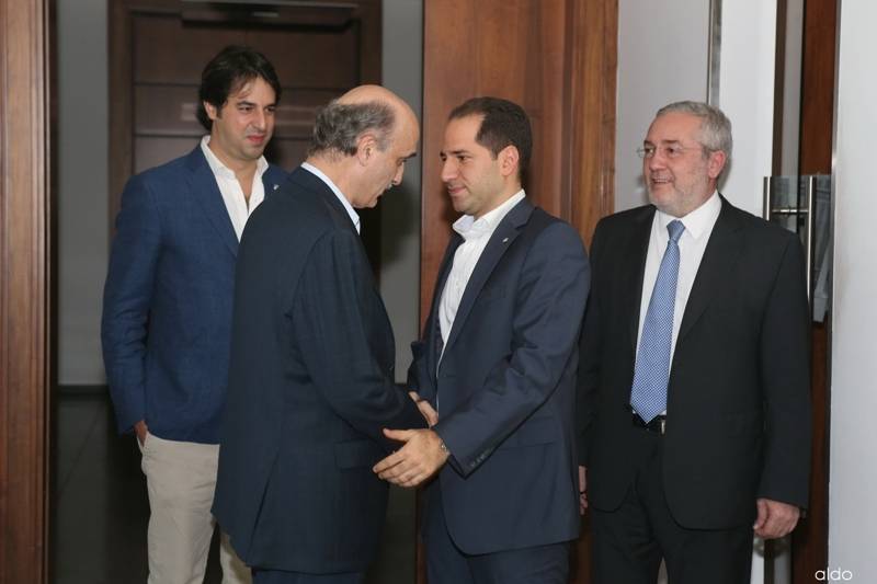 Unifier les chrétiens face à Aoun, une mission toujours difficile