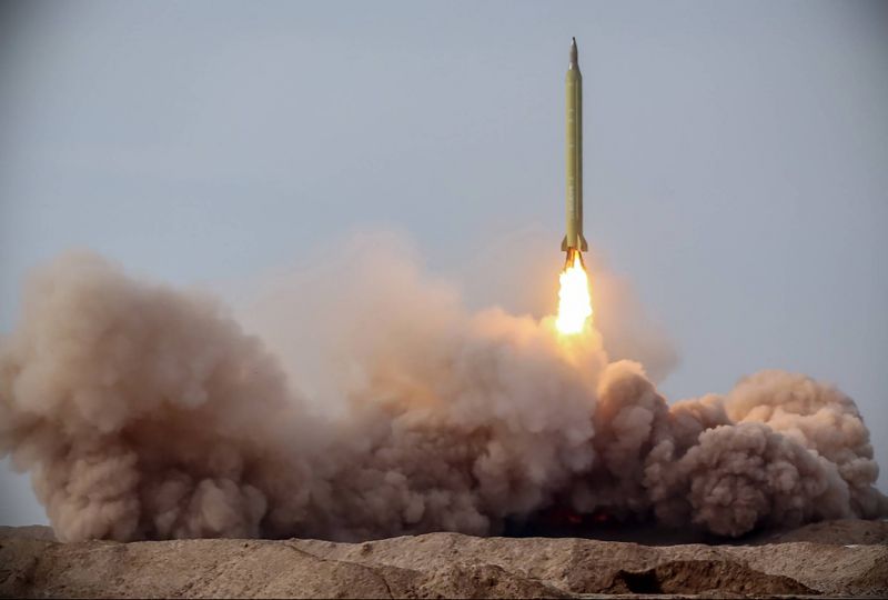 Exercices militaires en Iran : des missiles tirés sur des cibles en mer