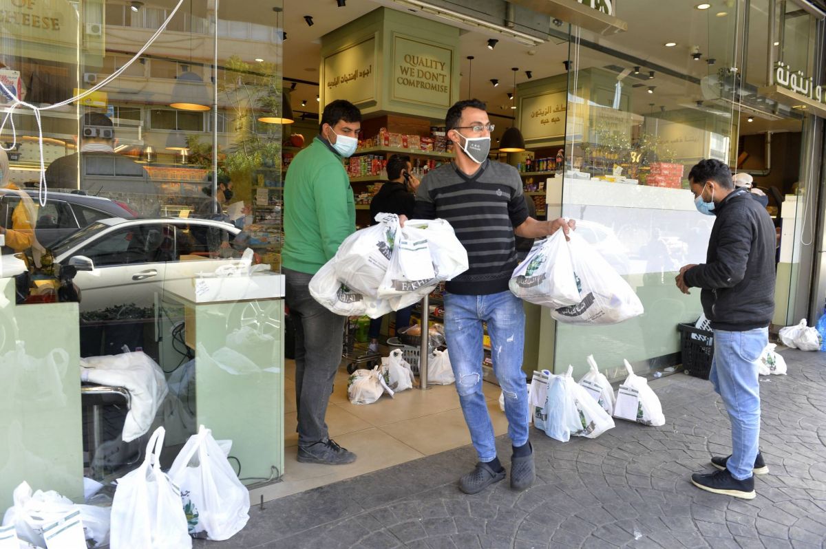 Supermarkets and delivery services say they are unprepared to shift to delivery-only service Supermarkets and delivery services say they are unprepared to shift to delivery-only service