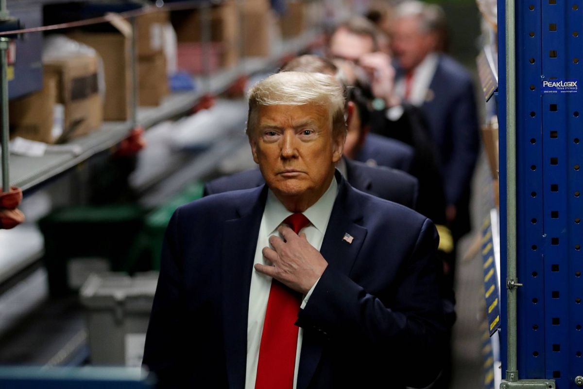 Trump devrait gracier 100 personnes, mais pas Giuliani ni Bannon, selon des sources