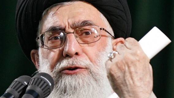 Un compte Twitter de Khamenei appelle à venger Soleimani et menace Trump