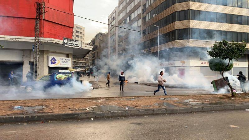 Nouveaux heurts entre manifestants et forces de l'ordre à Tripoli, tirs de lacrymogènes