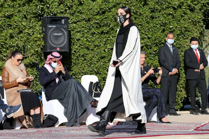 Défilé de mode « chic » et très pudique en Arabie saoudite