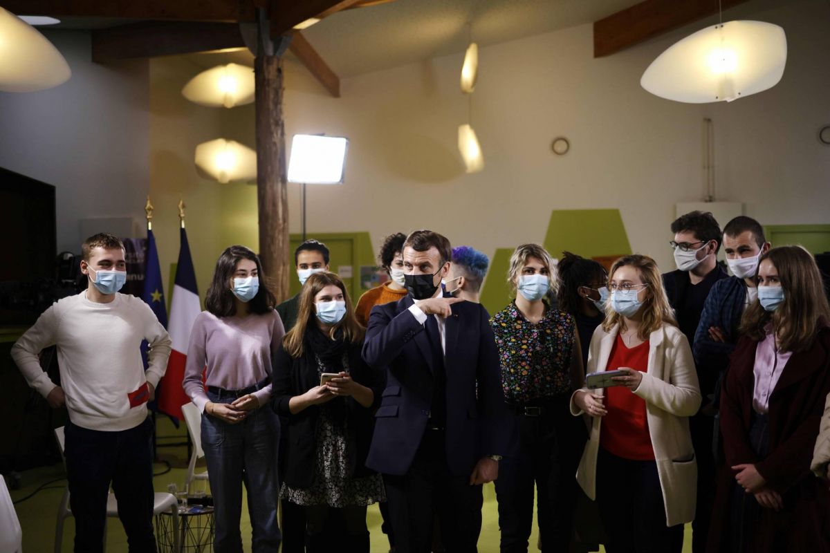 Retour des étudiants un jour par semaine à la fac, repas subventionnés, préconise Macron
