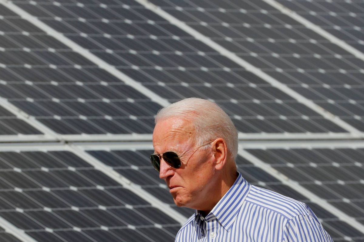 Biden fait de premiers pas, prudents, en faveur du droit des femmes à avorter