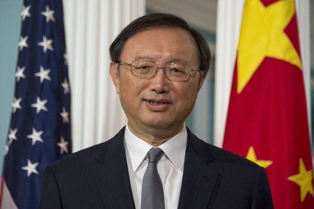 Le chef de la diplomatie à Pékin appelle à l'apaisement des relations sino-américaines