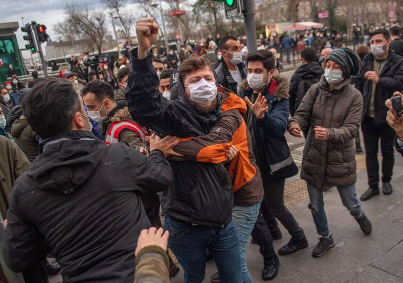 Face à la révolte des étudiants de Boğaziçi, Erdogan monte une affaire en épingle